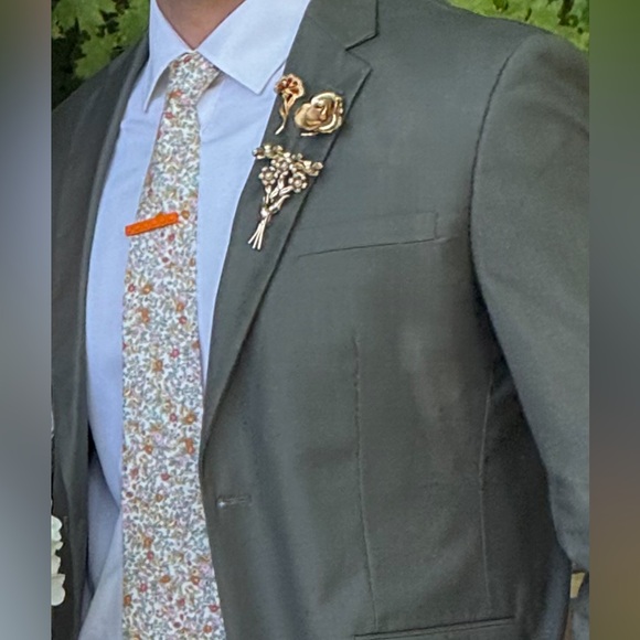 Jewelry - BRING BACK BROOCHES